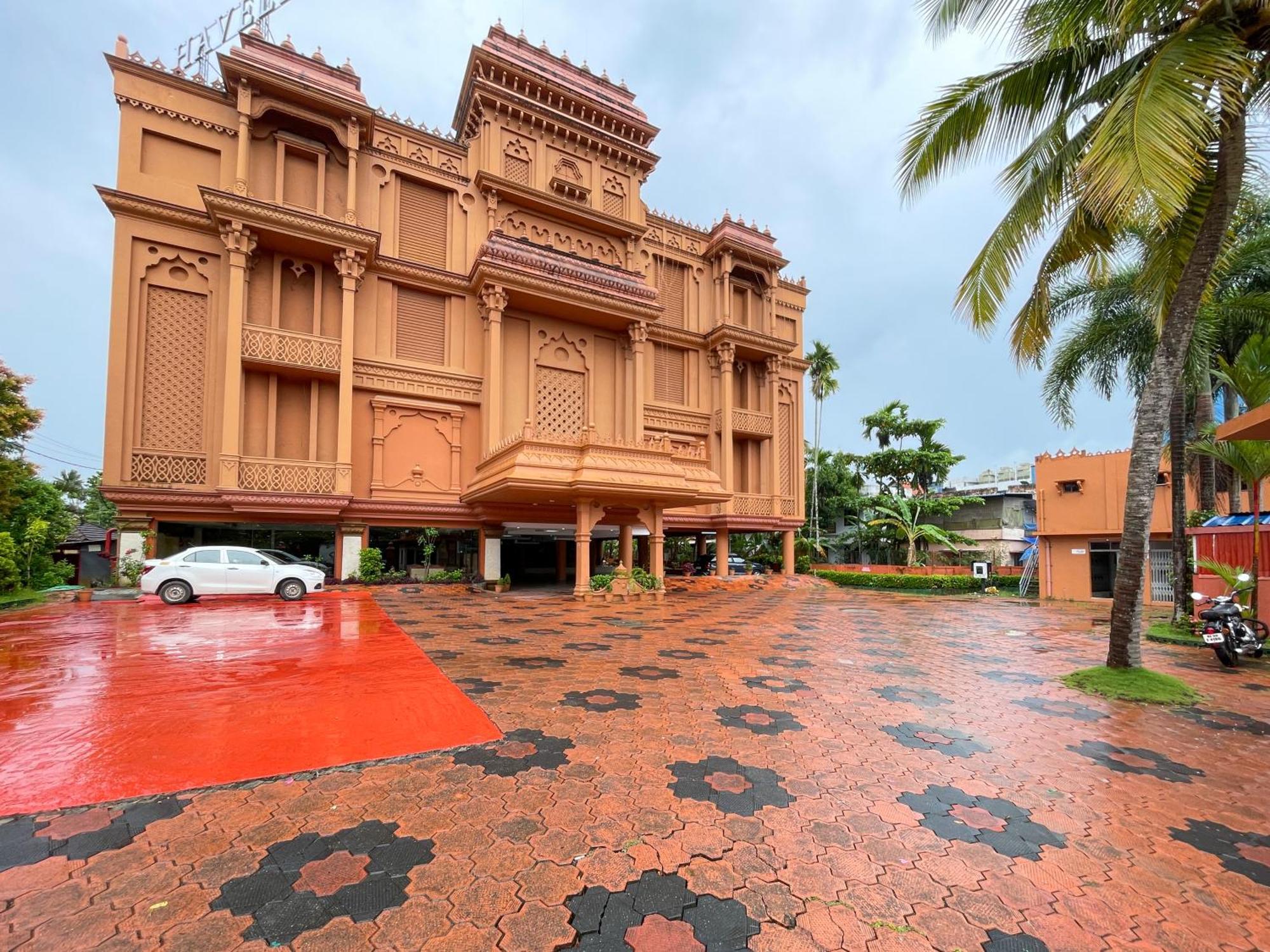 Haveli Backwater Resort Alappuzha Buitenkant foto